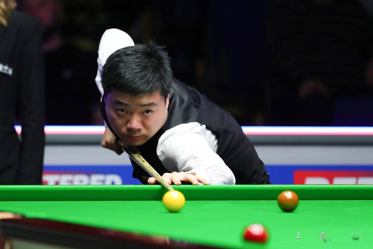 他面临巨大 他面临巨大